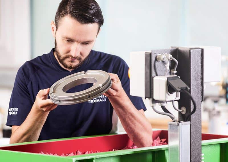 Wibrator rynnowy TRT Walther Trowal - Obrobka wibroscierna